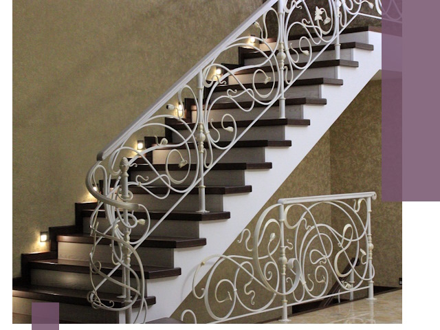 Кованые лестницы под ключ в Усинске — изготовление и монтаж