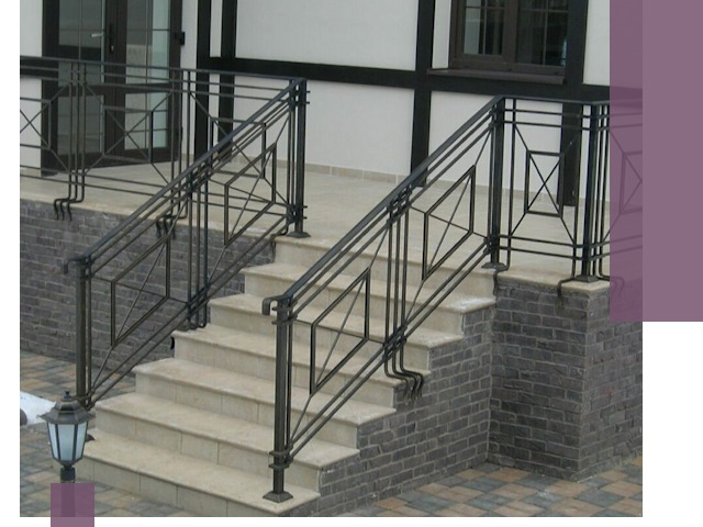 Перила для крыльца в Усинске — монтаж, изготовление и установка