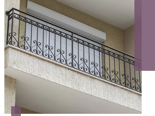 Балконные ограждения из металла и стекла в Усинске для домов