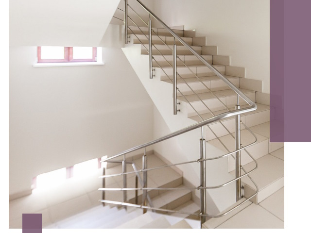 Установка и замена перил в подъезде в Усинске