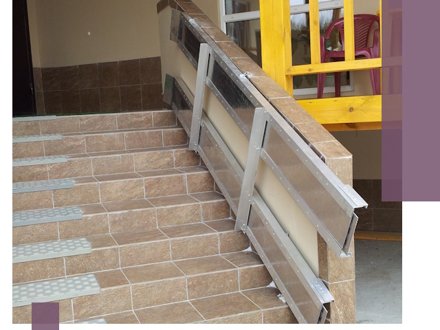 Откидные пандусы под ключ в Усинске — монтаж и демонтаж