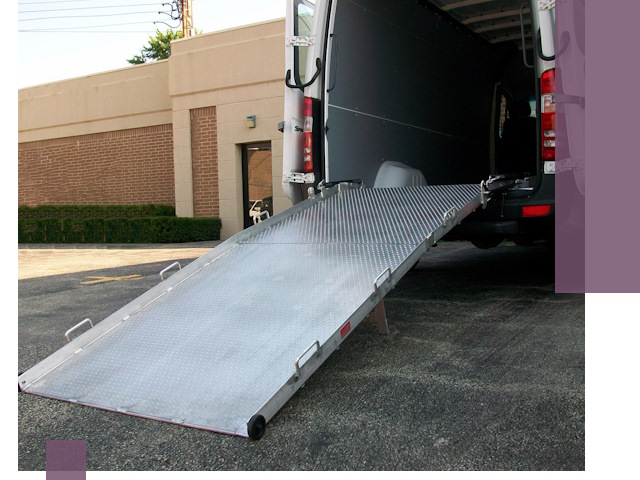 Мобильные пандусы в Усинске — производство, монтаж и аренда