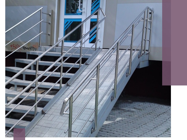 Пандус на крыльцо под ключ в Усинске: монтаж и изготовление