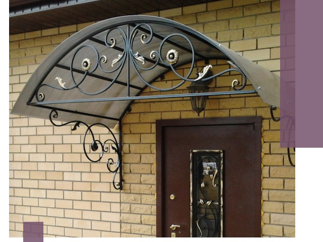 Изготовление козырьков из металла под ключ в Усинске